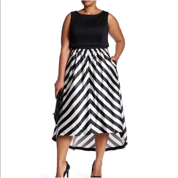 NWT City Chic Satin Chevron Fit And Flare Maxi Dress - 14W - Picture 1 of 14